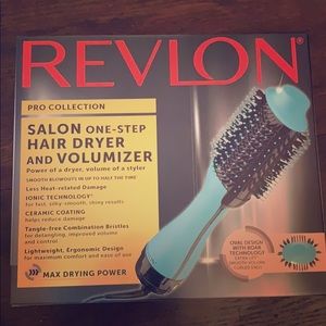 Revlon : salon one step hair dryer and volumizer!